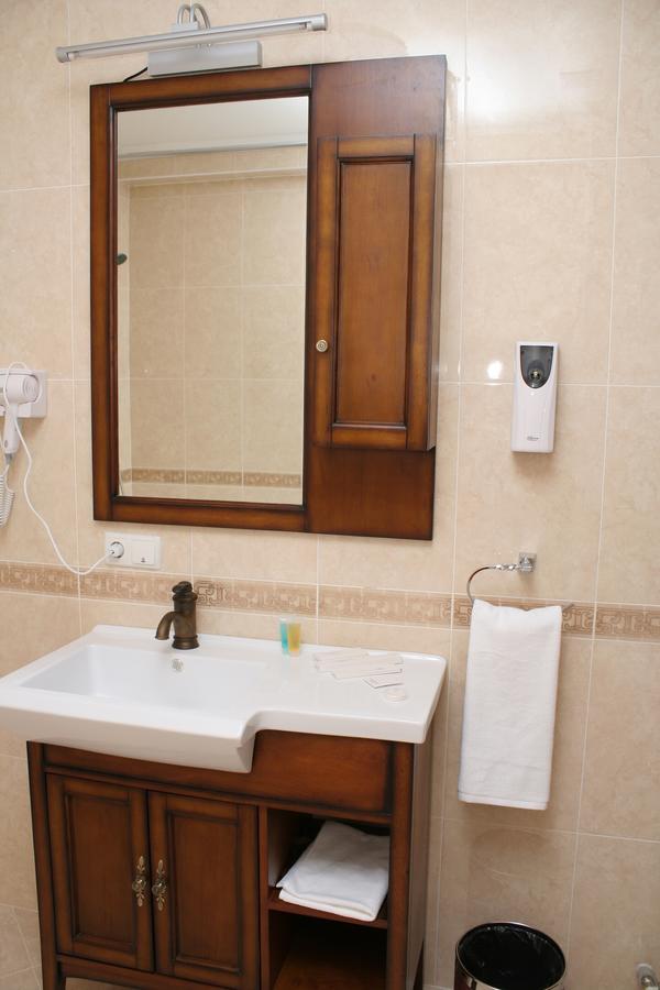 Luxurious Hotel Taraz Exterior photo